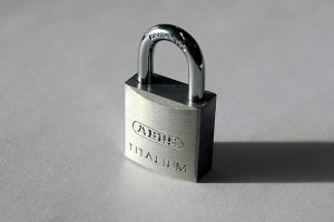 Photo cadenas en Titalium